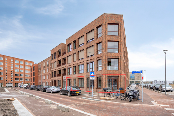 Commerciële hoeklocatie (136 m²) met maximale zichtbaarheid in New Brooklyn, Almere Poort